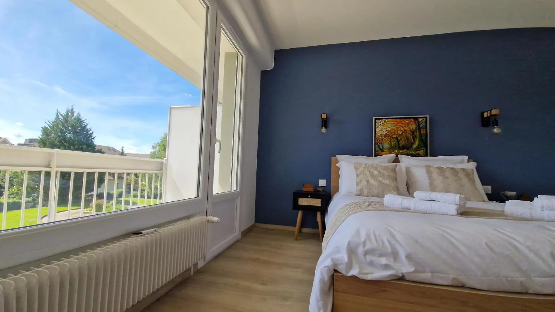Lac Plage Et Ville 95 M2 A 100M Du Lac, 3 Chambres, Parking Annecy
